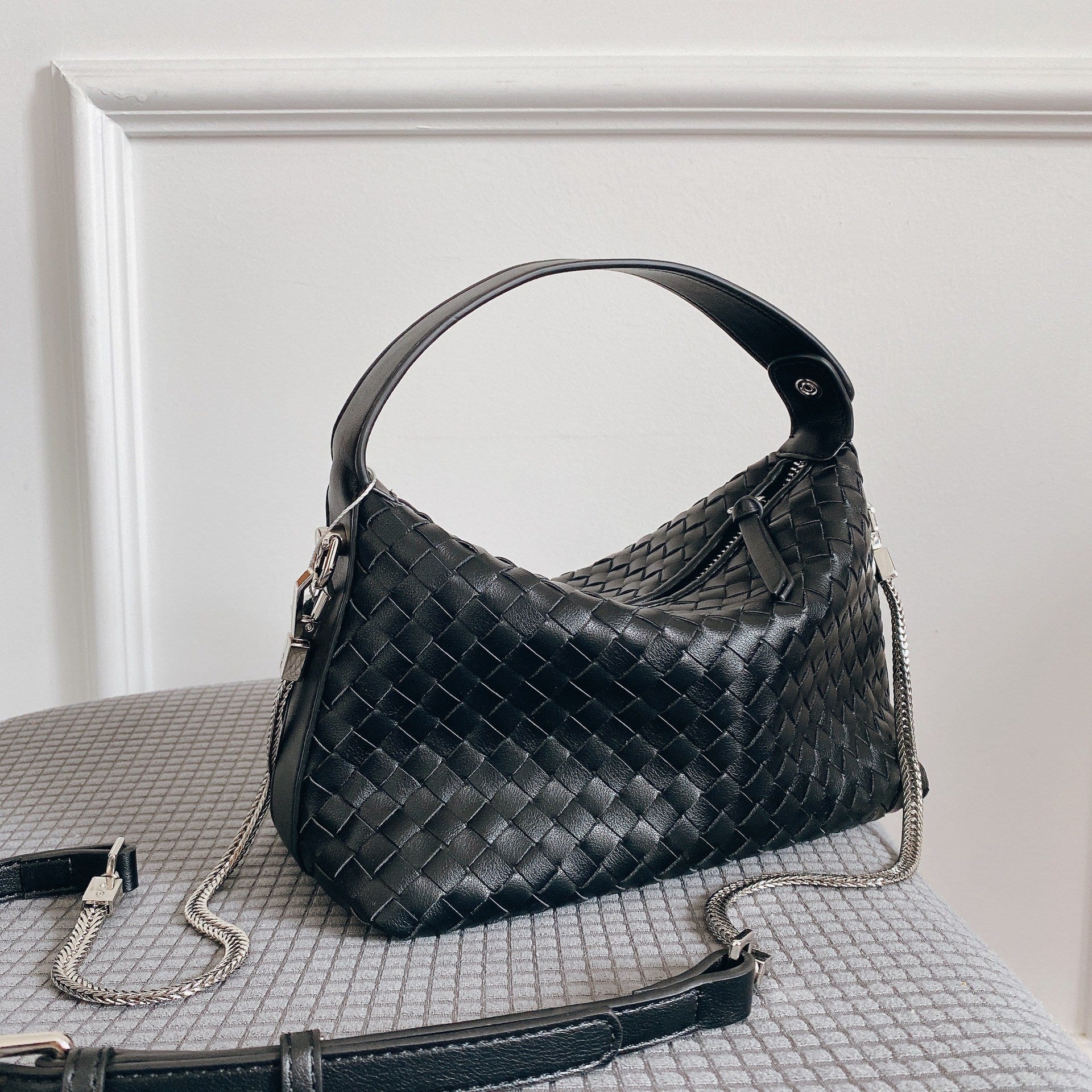 Women's Fashion Hand-woven Leather Small Bag