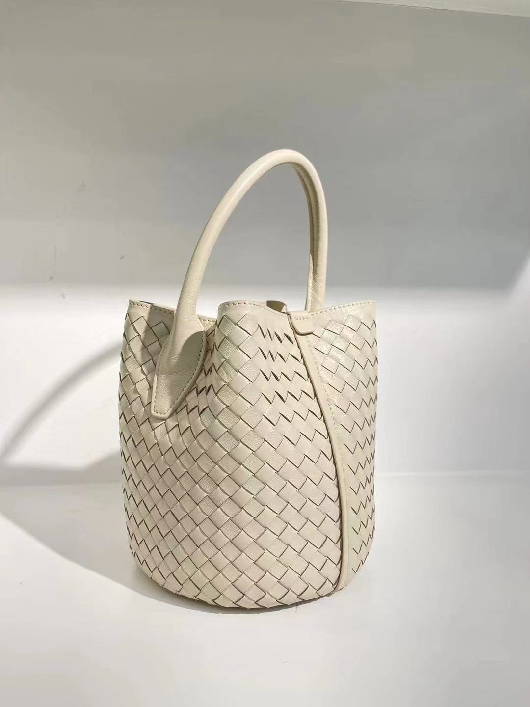 Women's Sheepskin Leather Handwoven Bucket Handbag