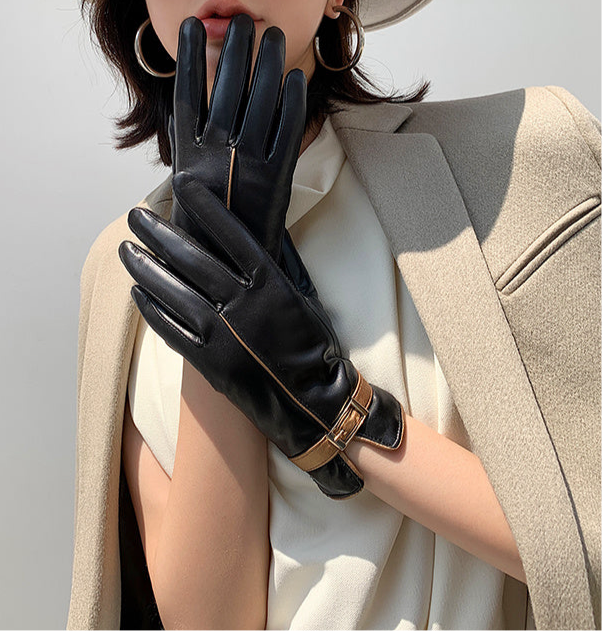 Luxury Women’s Sheepskin Black Driving Gloves
